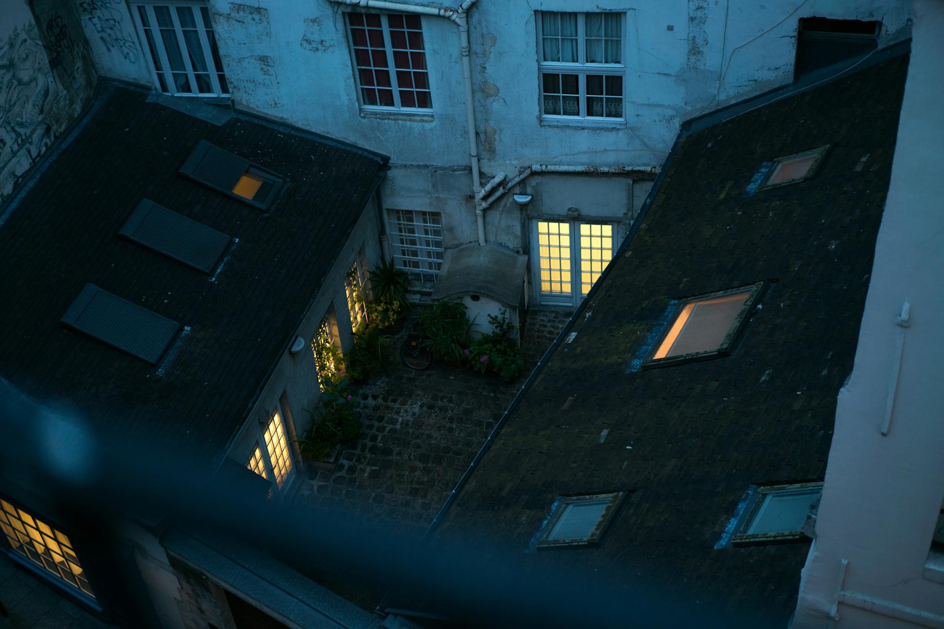 Velux okno dachowe - kompletny poradnik wyboru i montażu - zdjecie w tresci